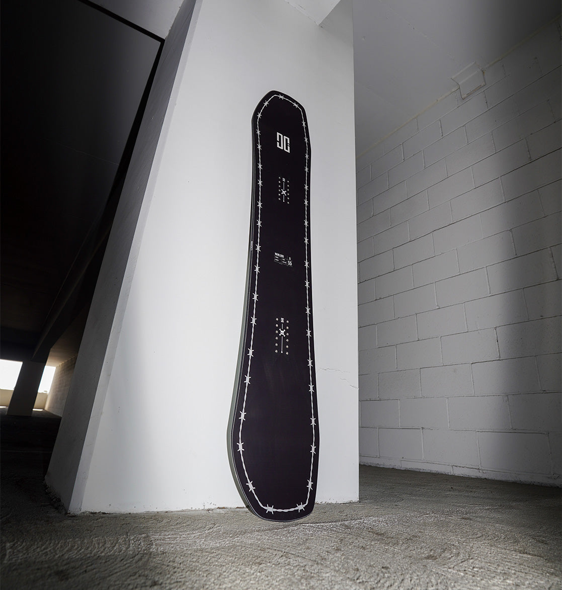 DC Warlord Snowboard  |  True Twin  |  Camber - black-white | DC Shoes